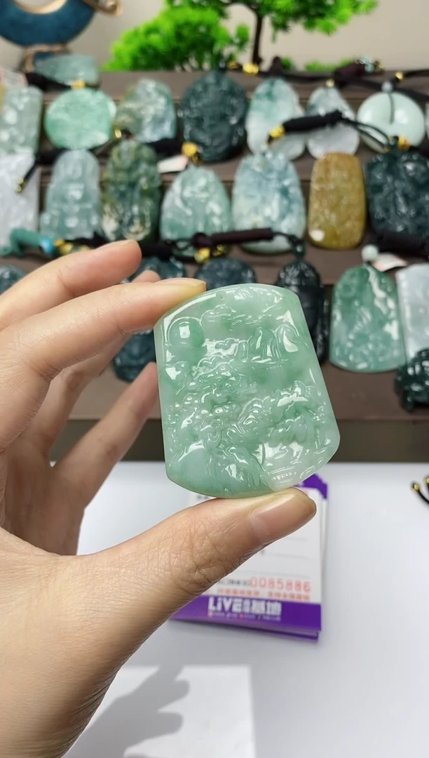 翡翠未镶嵌颈饰