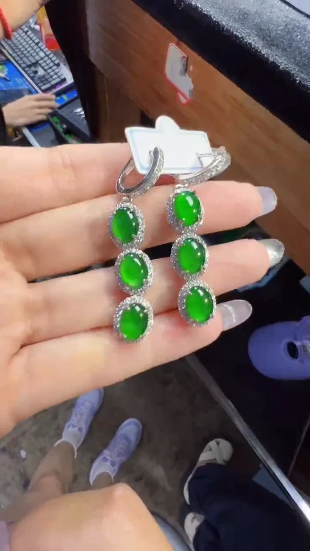 定制翡翠未镶嵌耳坠商品多样性发货1