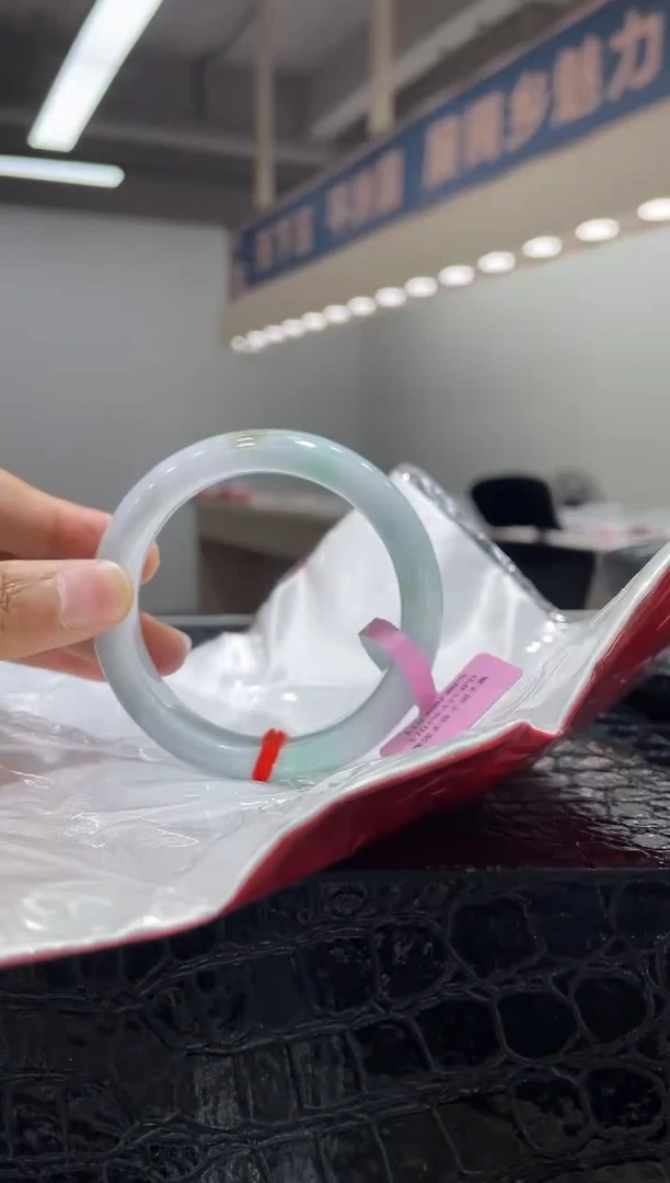 未镶嵌手镯翡翠  4