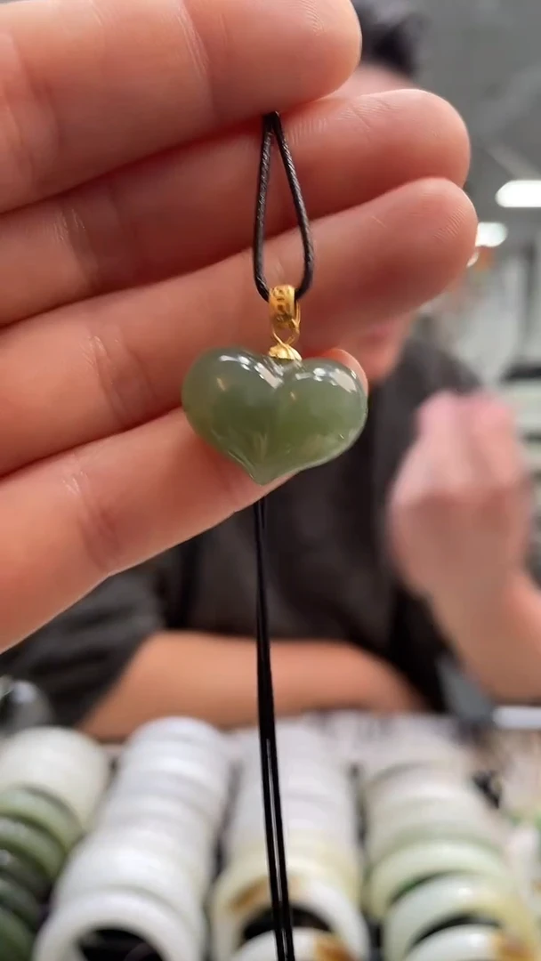 颈饰银S925镶嵌和田玉碧玉粉青猫眼屁桃吊坠多样性发一件