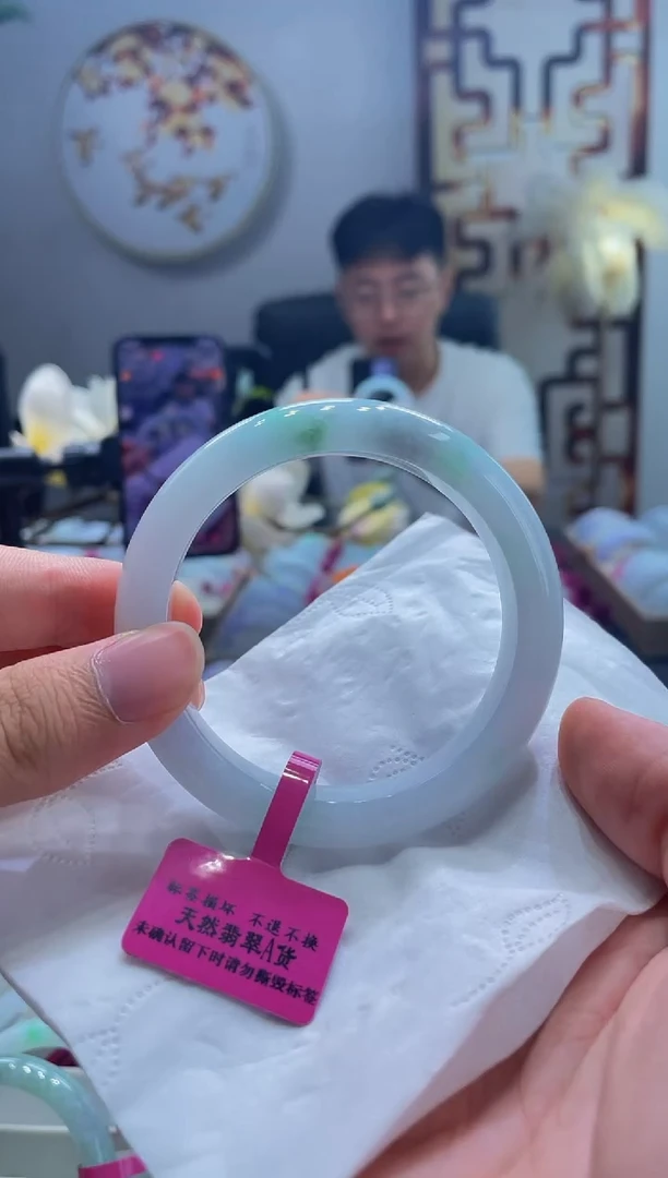 翡翠手镯未镶嵌228手镯58