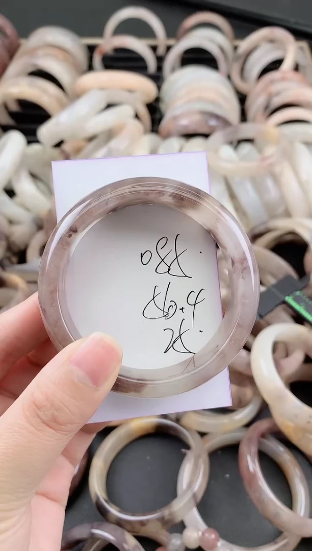 未镶嵌手镯石英质玉（金丝玉）085