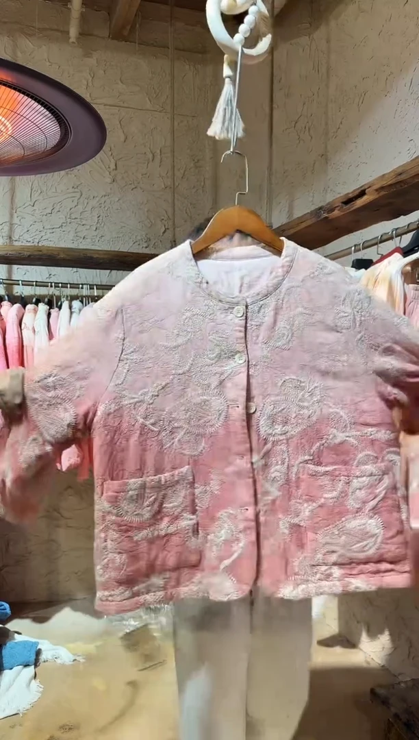 薯莨植物染重工刺绣棉服