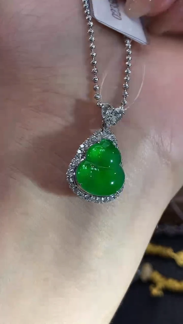 翡翠18K金镶嵌吊坠(不含链)夏日珠宝A107