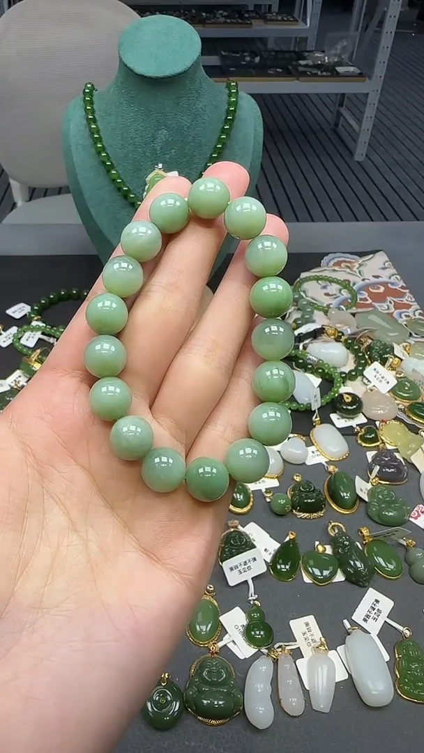 未镶嵌手串和田玉1