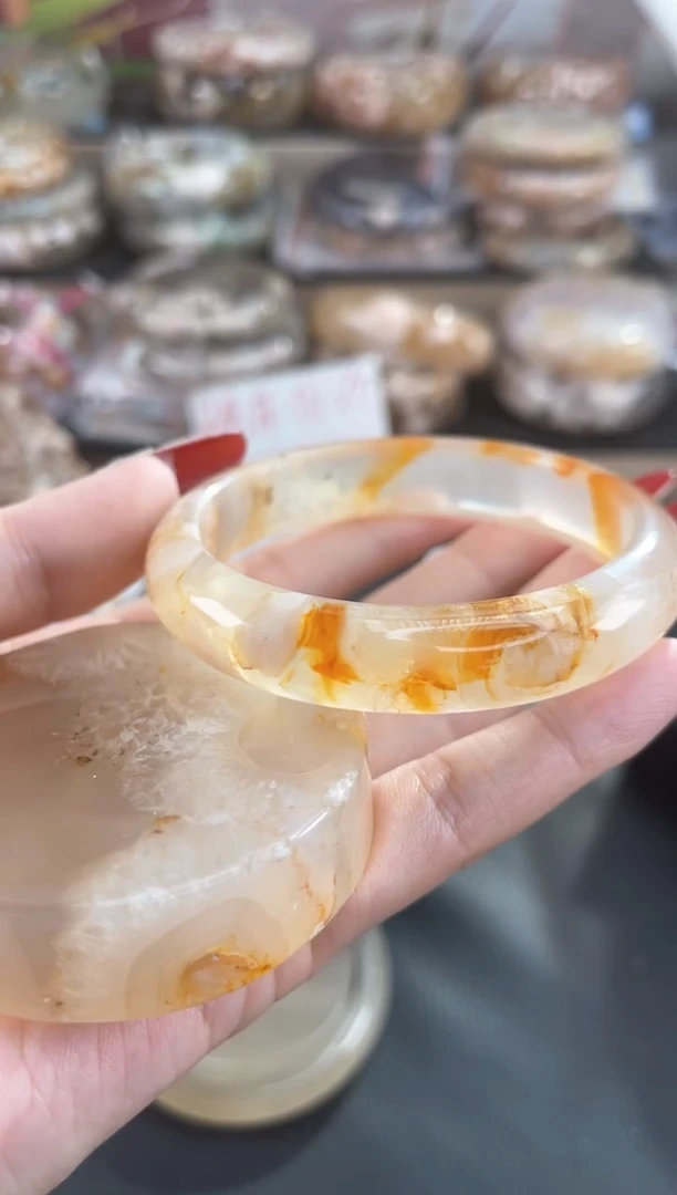 未镶嵌手镯石英质玉59