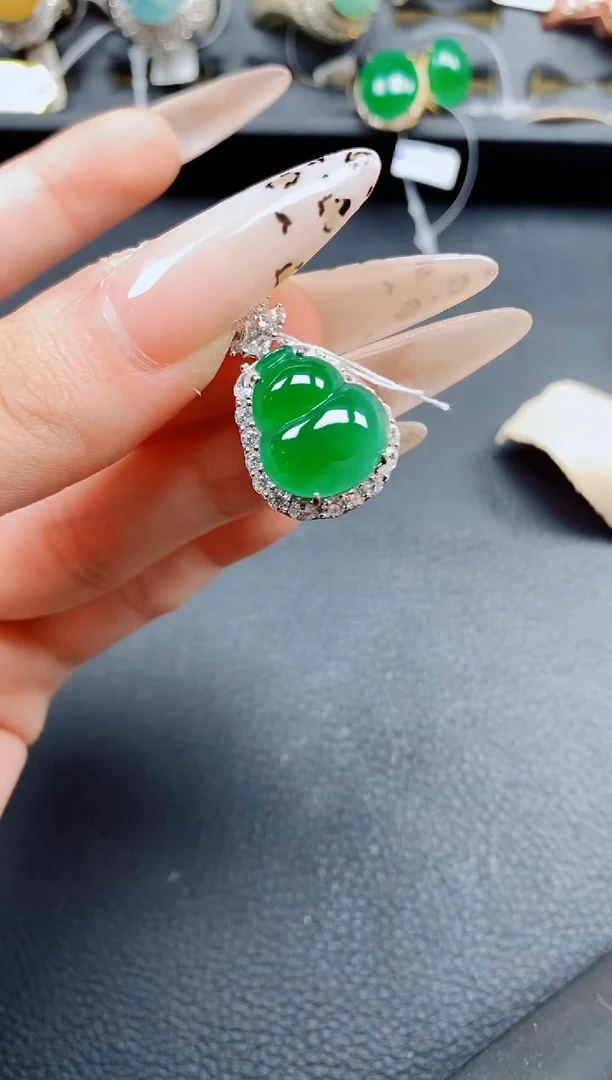 吊坠(赠链)银S925镶嵌翡翠翡翠