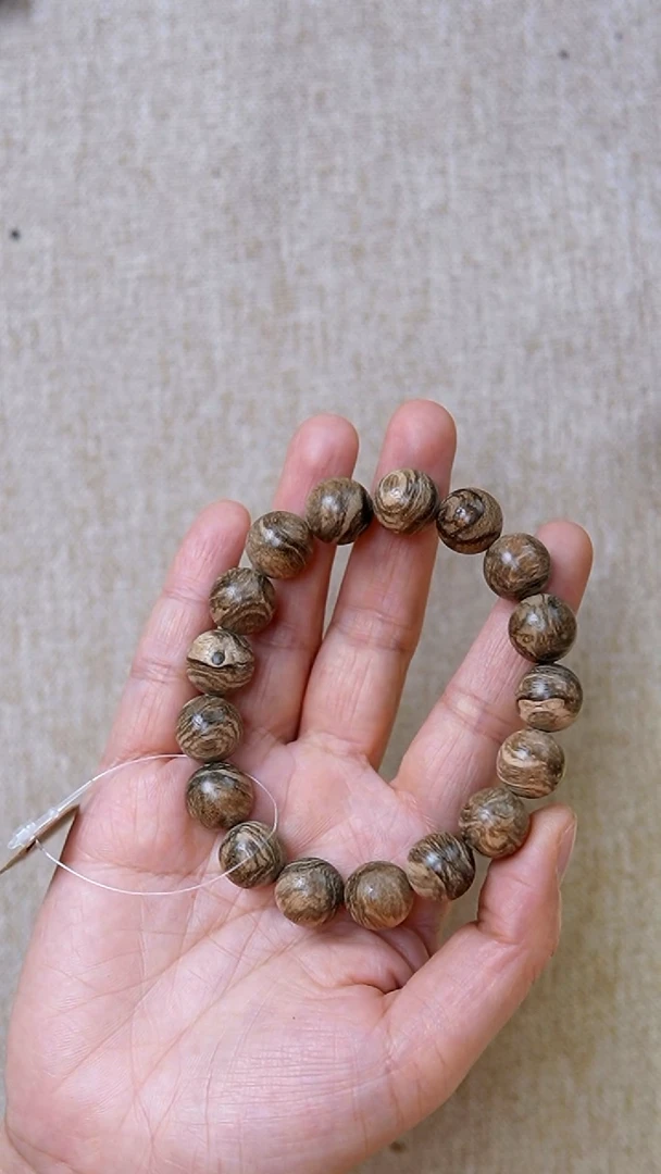 沉香手串莱特岛单圈1.3