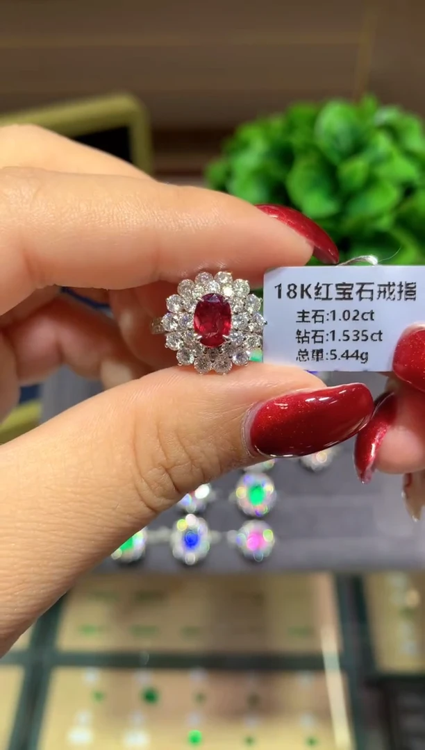 18K金镶嵌戒指红宝石1.02ct