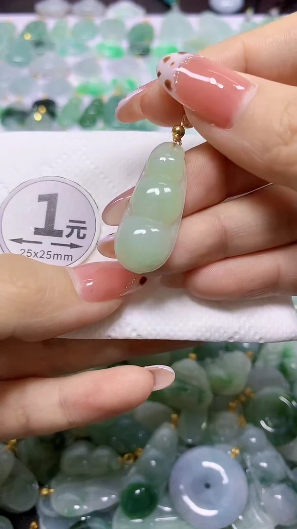 颈饰未镶嵌翡翠天然翡翠A货