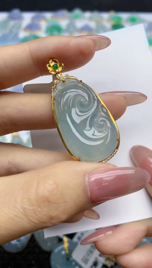 【闪购商品】翡翠挂件18K金镶嵌天然翡翠A货