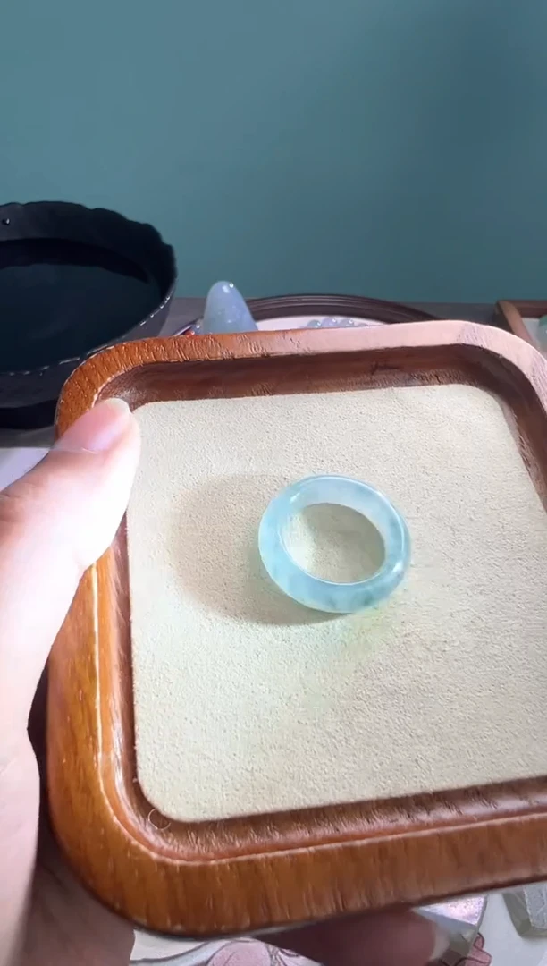 未镶嵌定制翡翠一**。飘花戒圈