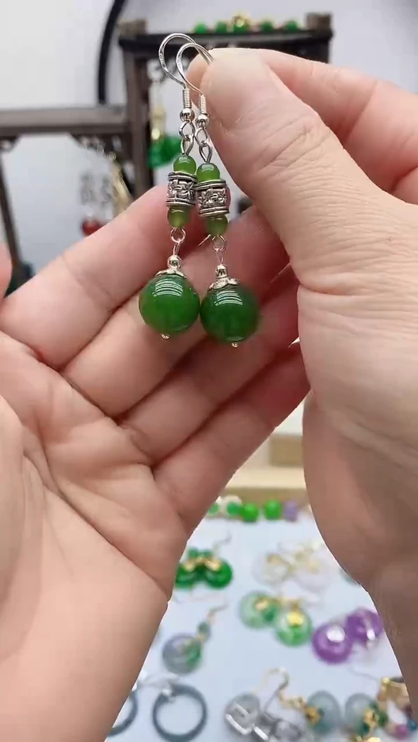 银S925镶嵌石英质玉（天山翠）耳饰97