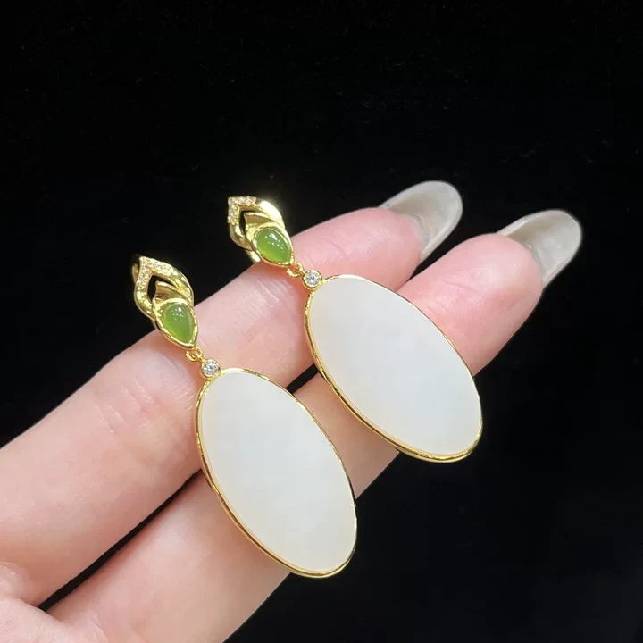 和田玉耳钉和田玉耳钉