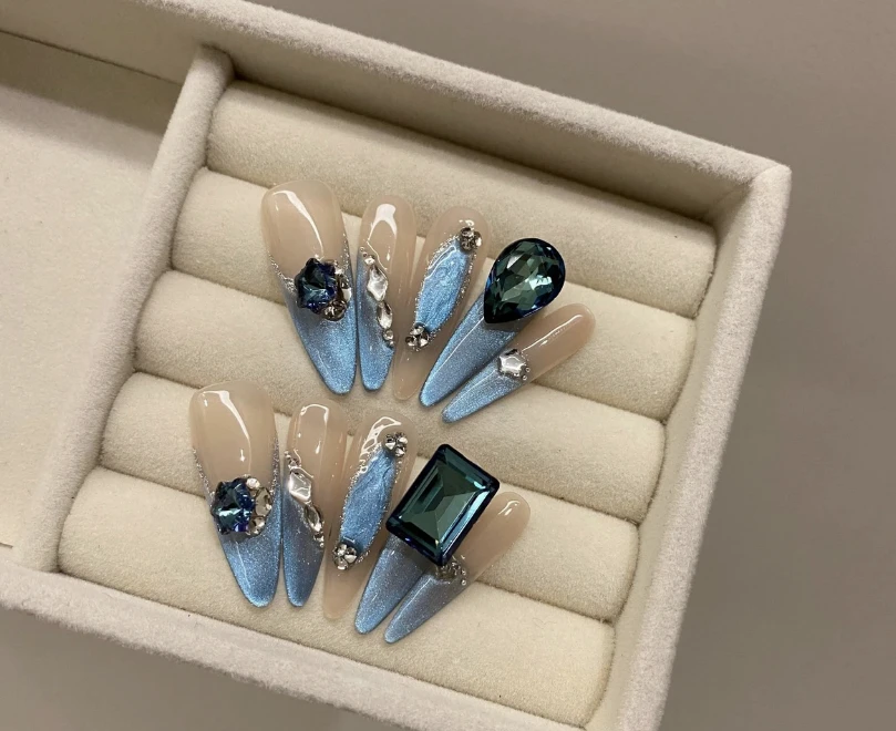 蓝眼泪-爆闪气质轻奢高级纯手工穿戴甲