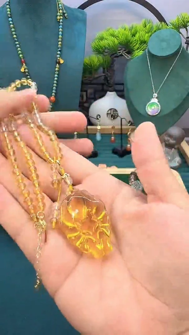 14K金镶嵌颈饰水晶X743