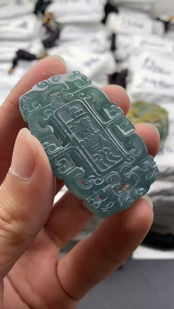 【闪购商品】翡翠颈饰未镶嵌5555555555