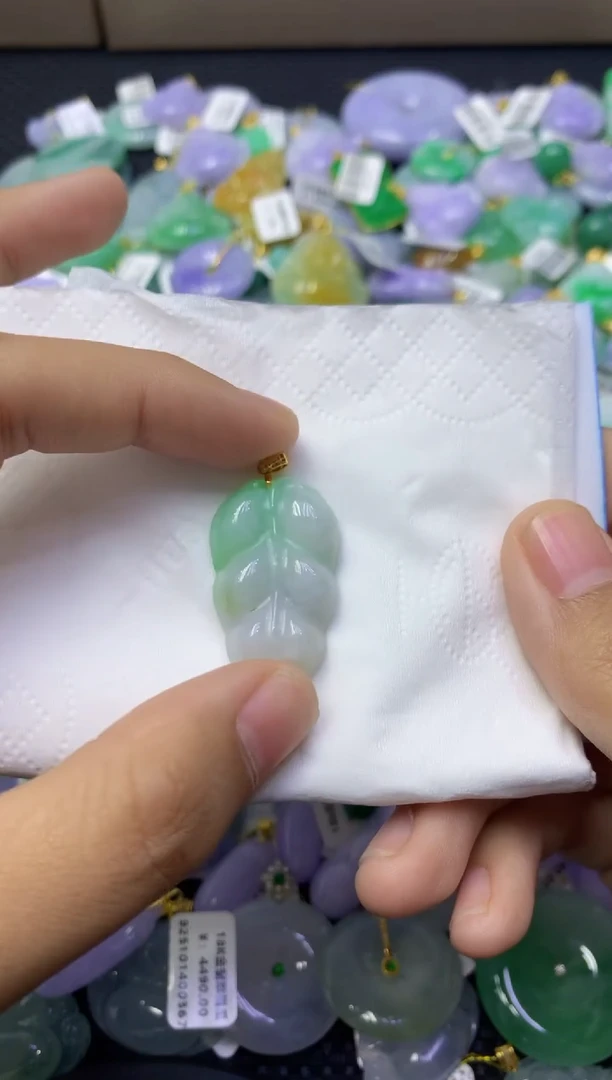 颈饰未镶嵌翡翠天然缅甸翡翠A货