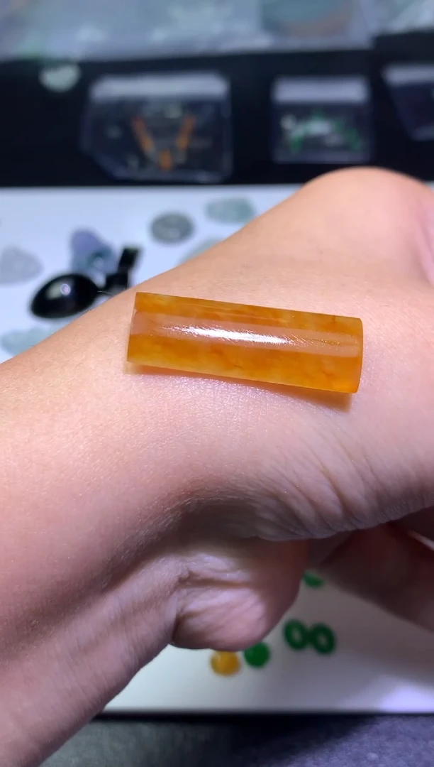 未镶嵌定制翡翠小**生毛货