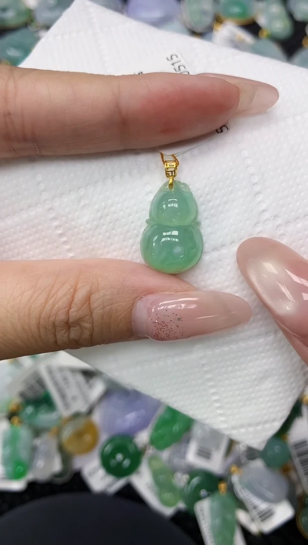 颈饰18K金镶嵌翡翠1111111111