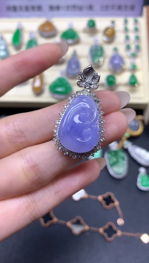 【闪购商品】翡翠吊坠(不含链)18K金镶嵌吊坠|14800+1480