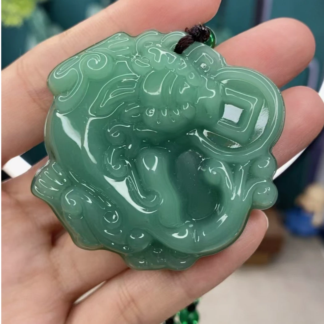 时尚饰品深绿色吞财貔貅