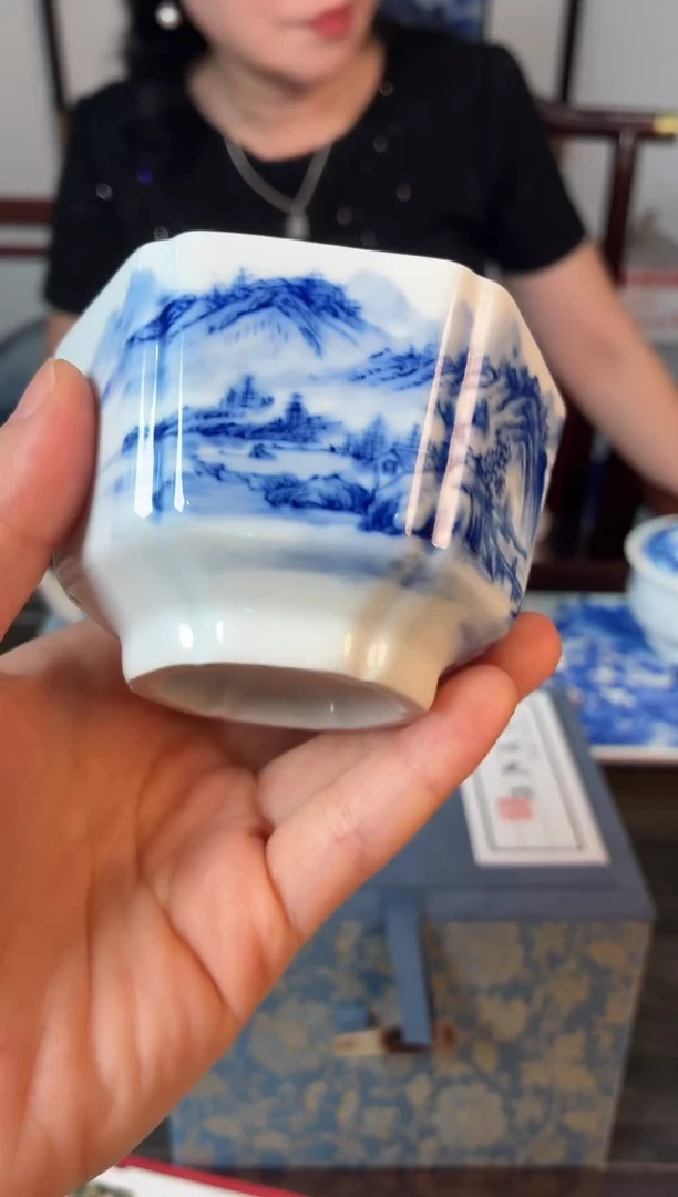 瓷片吴小琴
