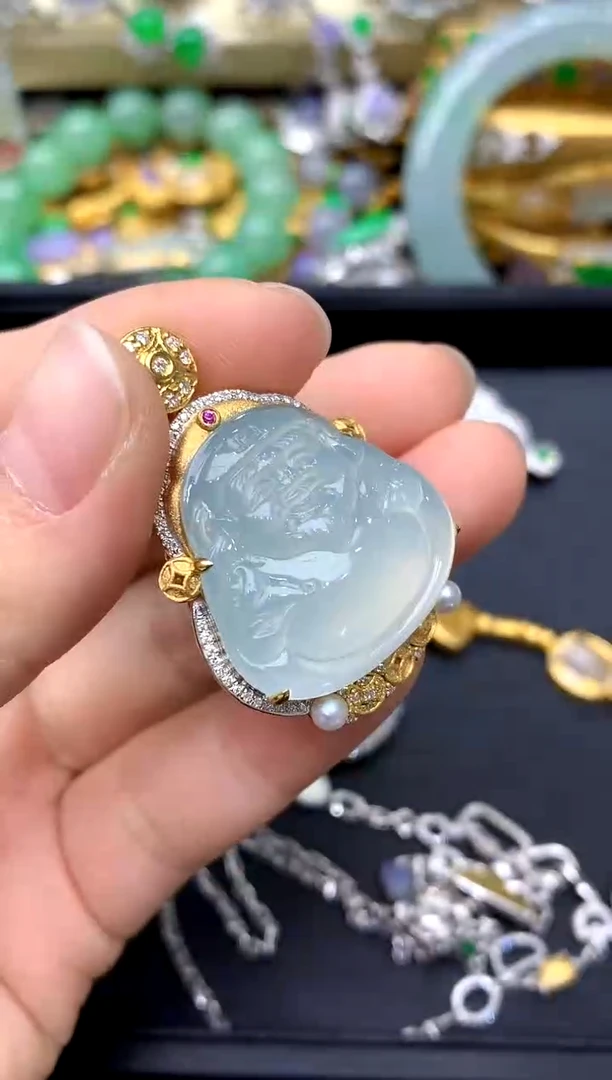 颈饰18K金镶嵌翡翠606 -中国好珍宝