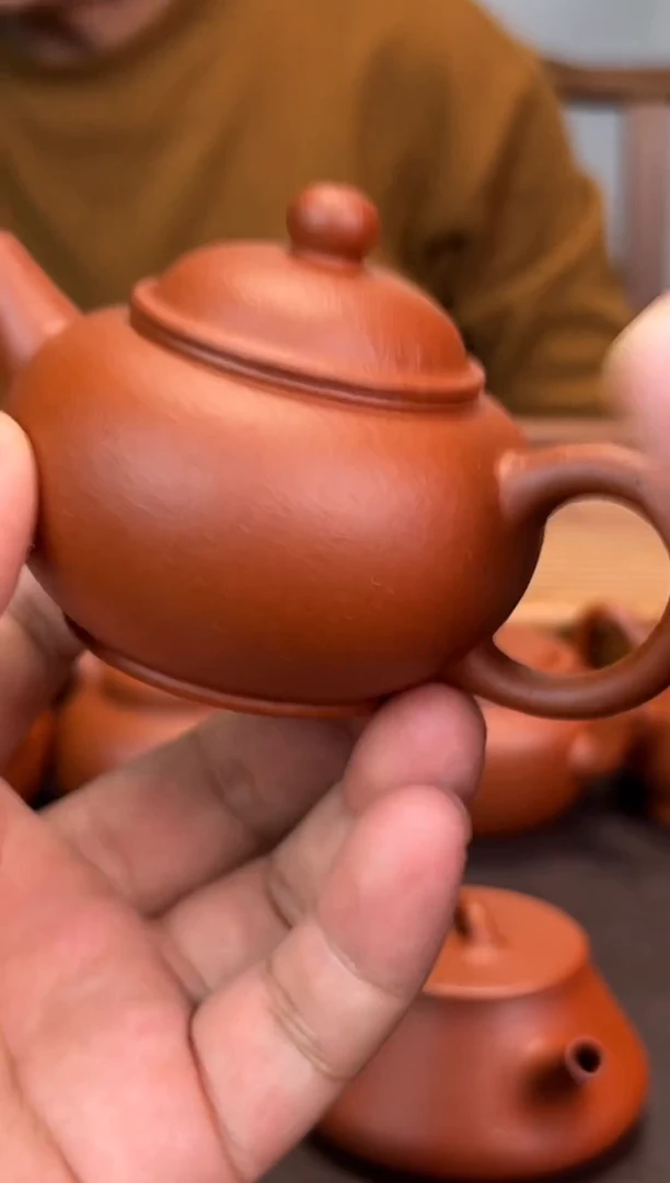 茶壶紫砂衣**褛大红泥水平微瑕