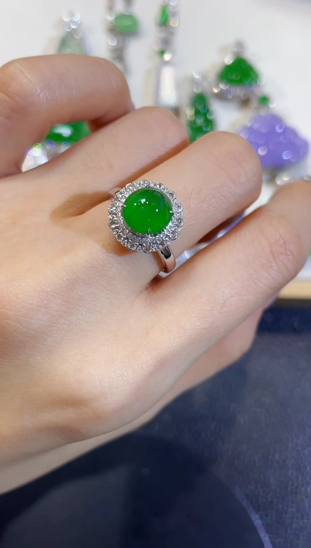 颈饰18K金镶嵌翡翠团购6