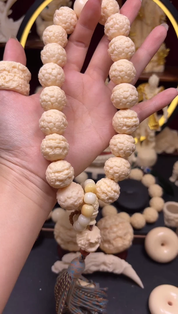 霸王   貔貅 手持