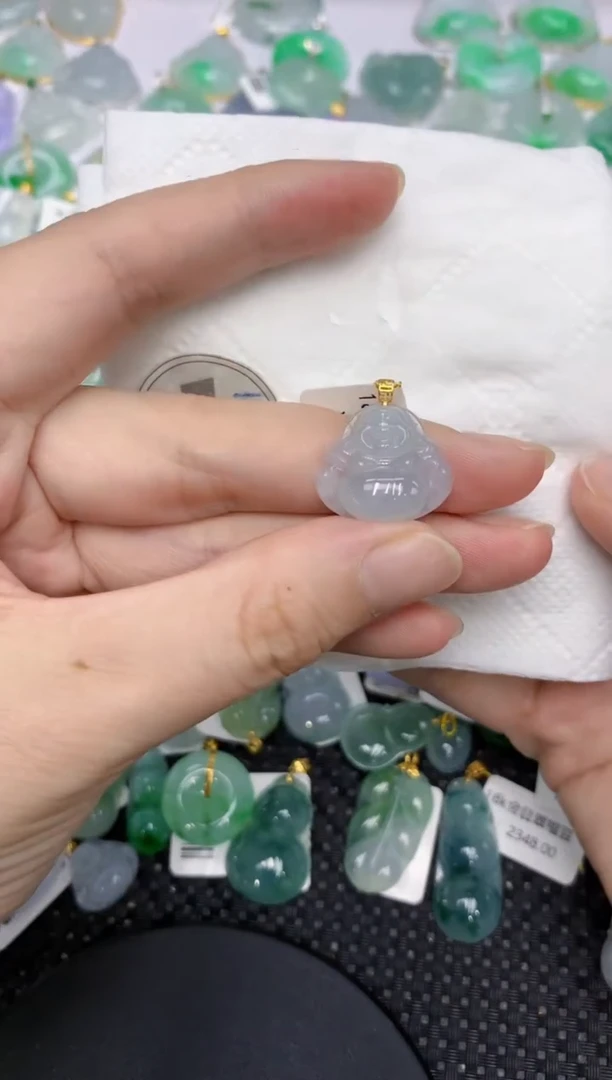 颈饰18K金镶嵌翡翠111111111