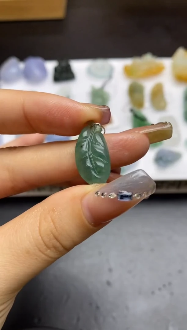 定制翡翠未镶嵌翡翠毛货~