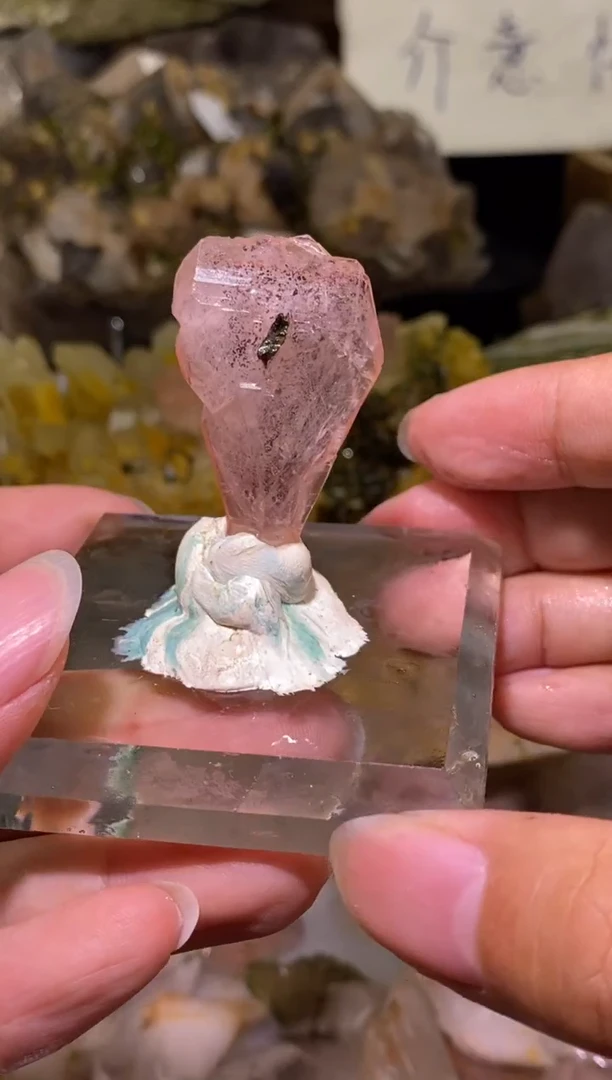 未镶嵌珠宝半成品水晶107号 精品粉红色花园水晶共生碧溪