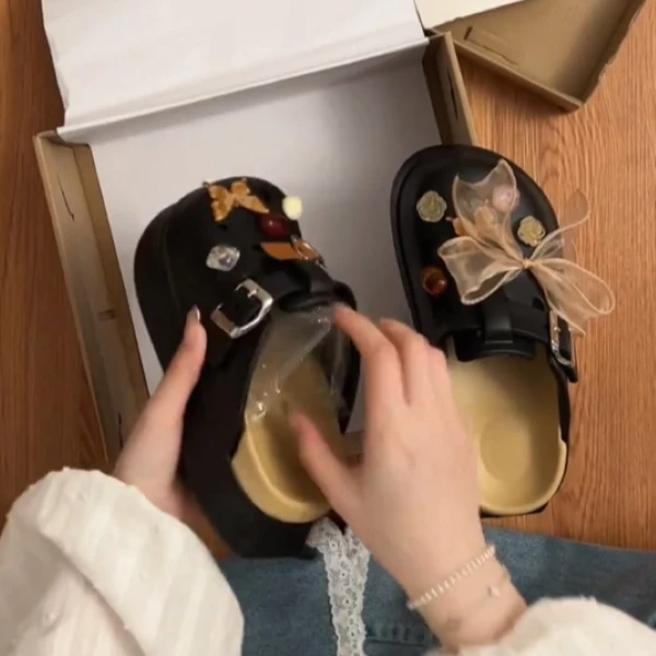 松糕厚底甜酷黑色勃肯包头凉拖鞋女2025春夏季新款外穿防滑洞洞鞋