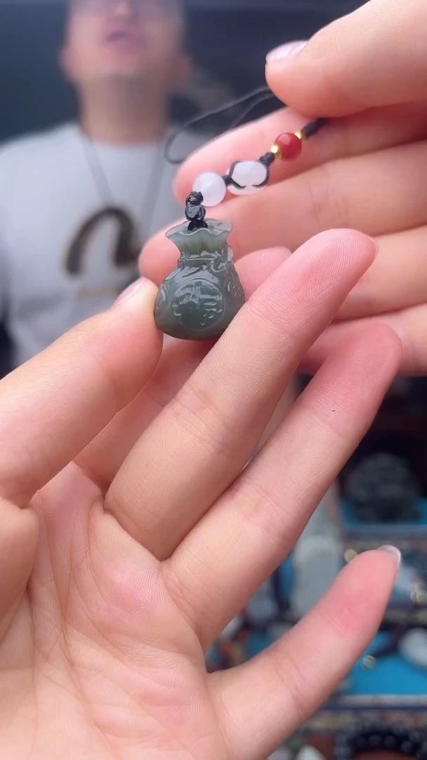 未镶嵌和田玉挂件1