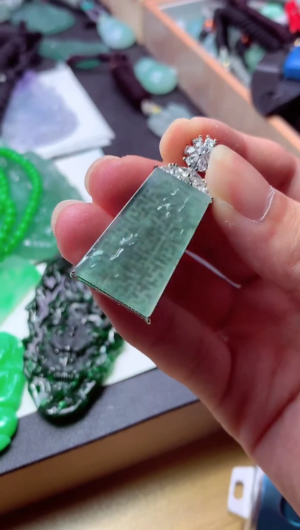 翡翠未镶嵌颈饰天然翡翠