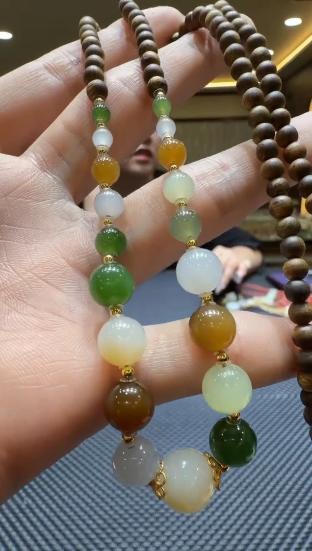 颈饰未镶嵌和田玉项链