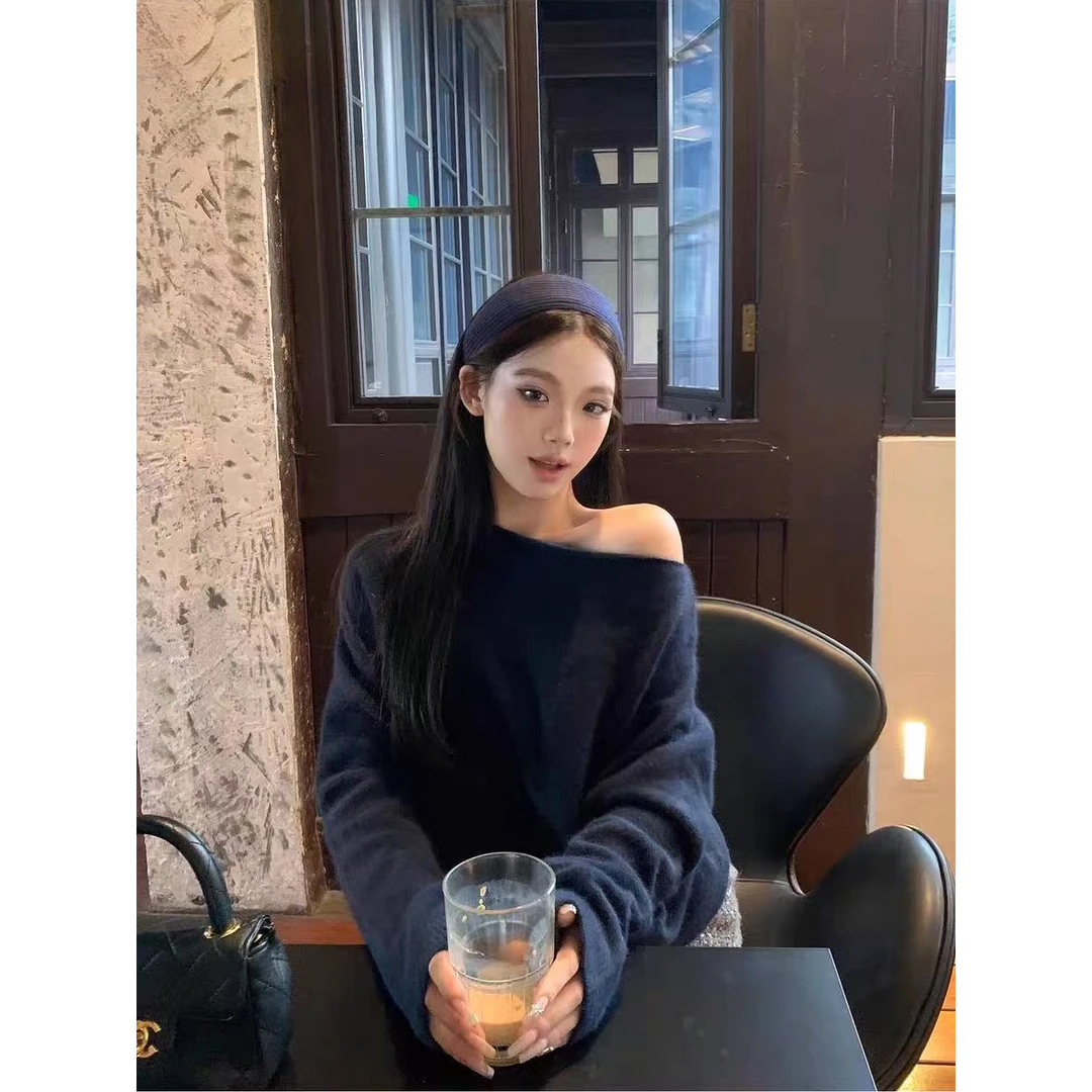 谁穿都好看！藏蓝色高级感重磅软糯一字肩针织毛衣女新款秋冬上衣