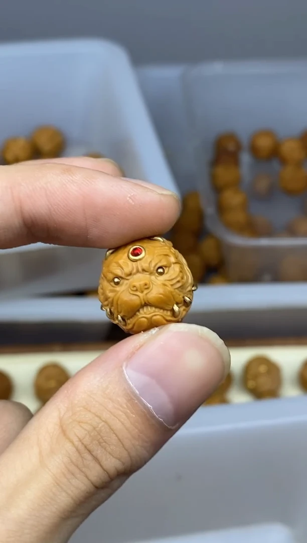 吊坠猴头核桃新款  狗王 重工 红色 10颗