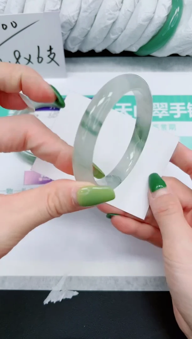 石英质玉手镯未镶嵌563-56.4