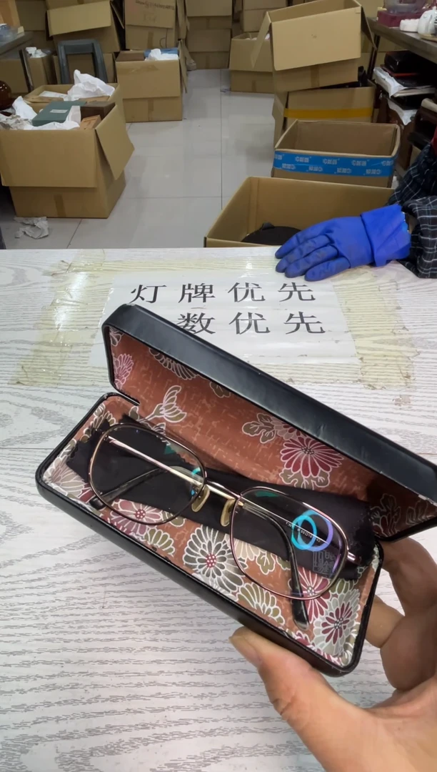 玻璃用**号默认微瑕，no退no换，介意勿拍