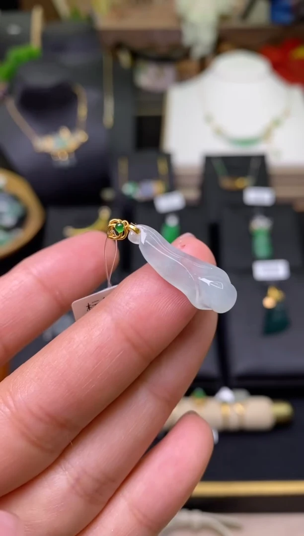 【闪购商品】翡翠颈饰18K金镶嵌净货18031