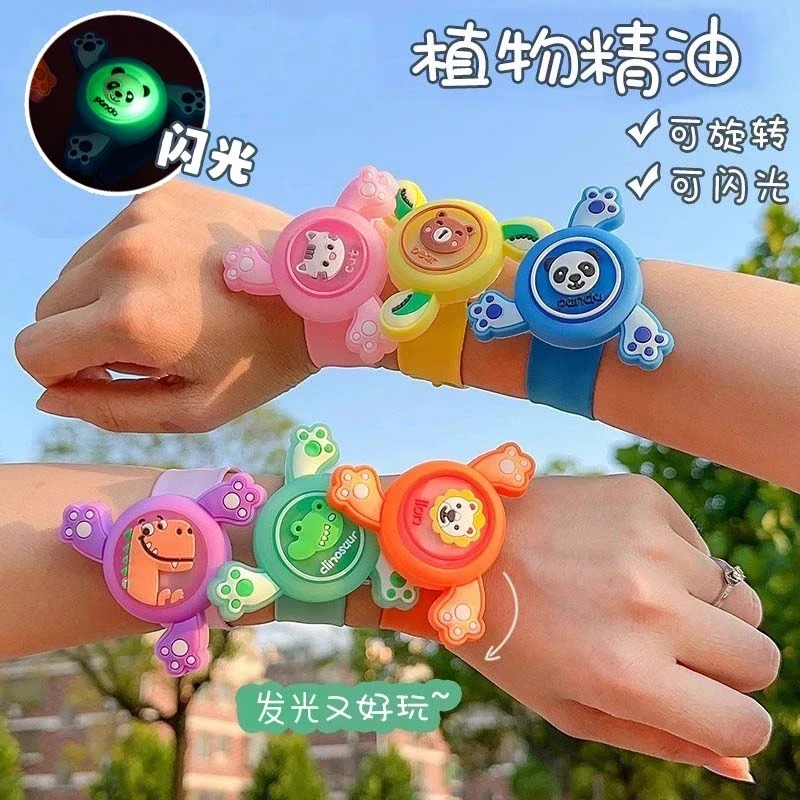 2025新款儿童手环啪啪圈防蚊旋转卡通发光户外驱蚊手表