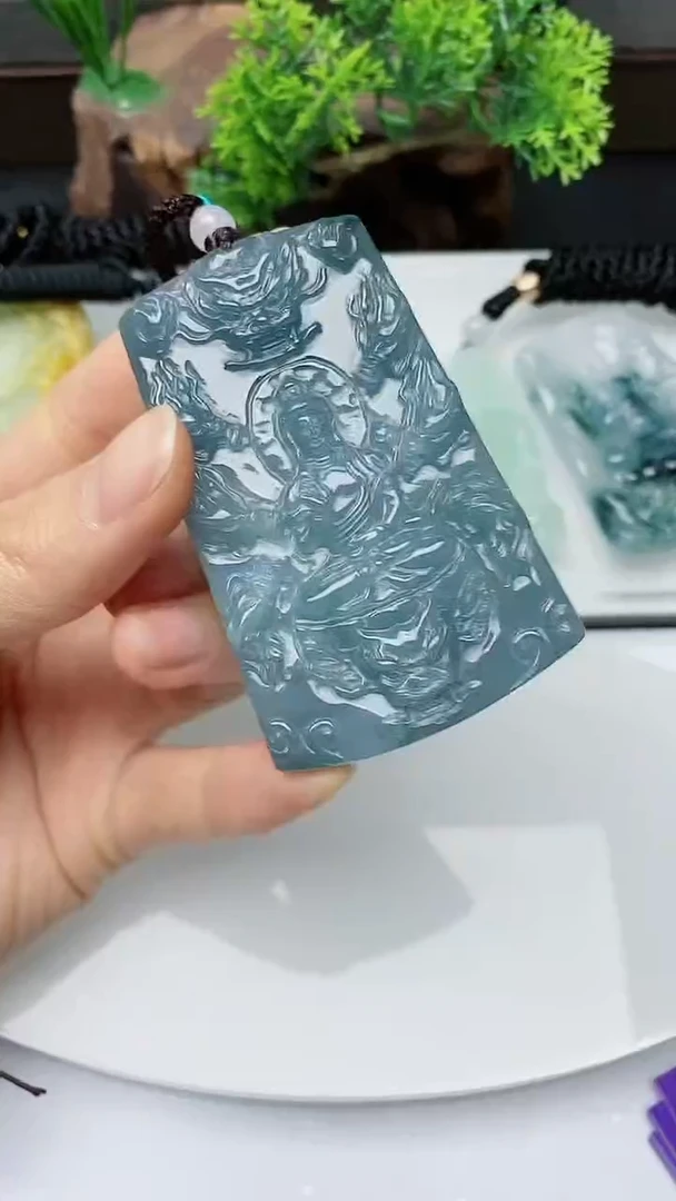 【闪购商品】翡翠颈饰未镶嵌