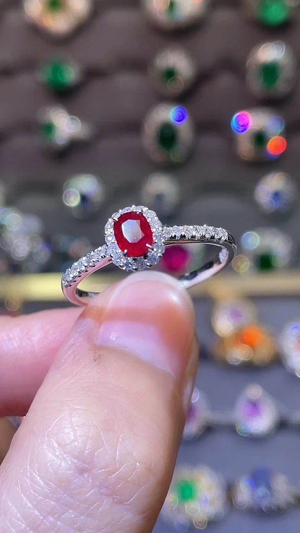 红宝石戒指18K金镶嵌莫桑比克   鸽血红0.46ct