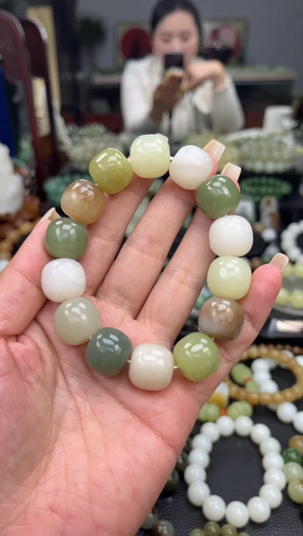 【闪购商品】和田玉手串未镶嵌新疆多宝卡16