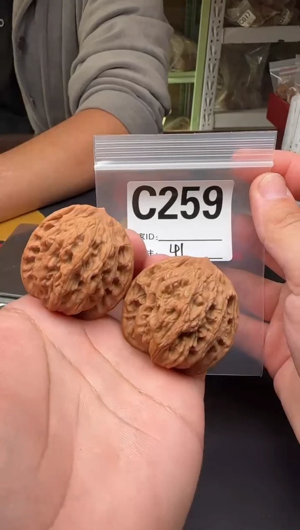 吊坠文玩核桃麦虎41-C259