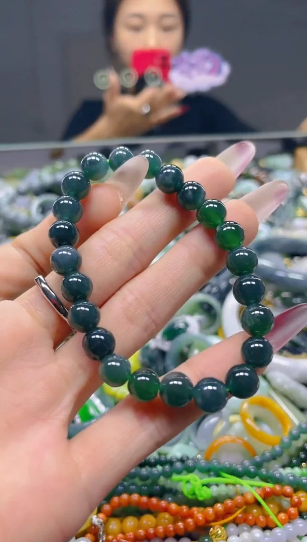 颈饰未镶嵌翡翠8MM/R/翡翠A货，一件也是批发价