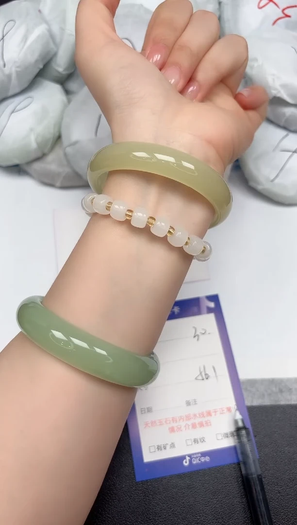 未镶嵌手镯石英质玉30-561